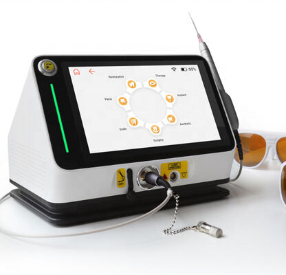 600W năng lượng đầu ra Máy cắt tóc bằng laser diode Chiếc máy có kết hợp hệ thống làm mát không khí bằng nước bán dẫn